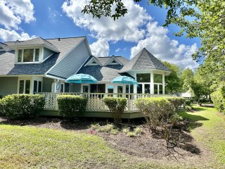 Sun-filled villa with access to resort, 3AGT