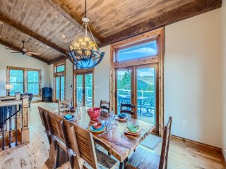 Rocky Mountain Retreat w Hot Tub
