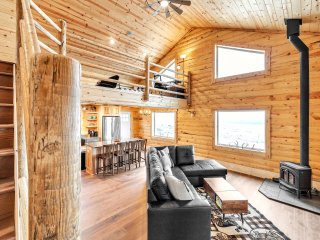 Mountain Cabin Near Trails, Skiing & Yellowstone