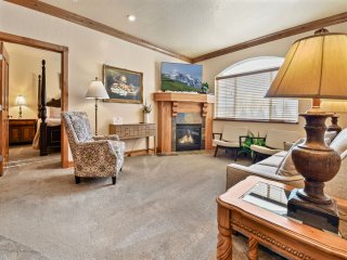 Villa 2057- 1 Bed 1 Bath Full Kitchen