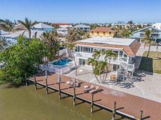21591/3 Entire Waterfront Duplex With Pool and Spa- Manor