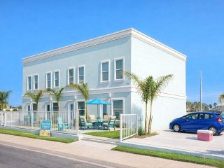 3BR New Townhome | Bay &amp; Beach | Sleeps 10 | SPI