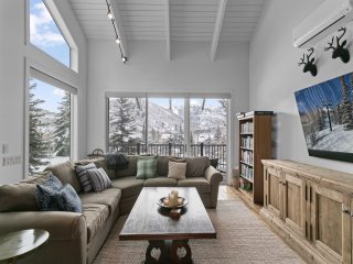 1688- Five Bedroom with Hot Tub Pinnacle