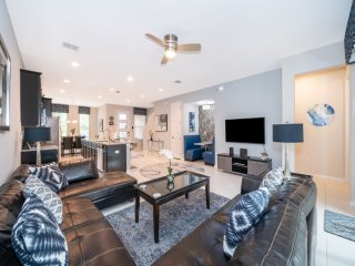New! Modern Townhome near Disney w/Waterpark