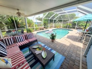 Beach Blossom Cozy Home with Pool & Beach Access