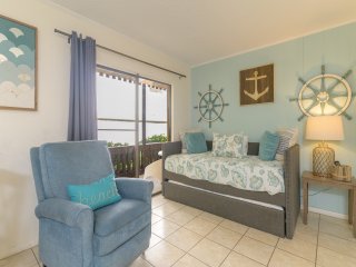 Tiki 112- Beachfront 1BR Condo w/ Pool Access