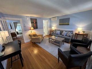 Large & Unique Two Bedroom Apartment Downtown #17