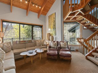 Family-Friendly Ski Escape with Hot Tub