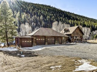 Black Hawk Getaway w/ Hot Tub