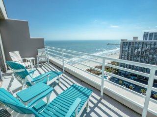 1815 North Hampton, Ocean view condo with full access!!