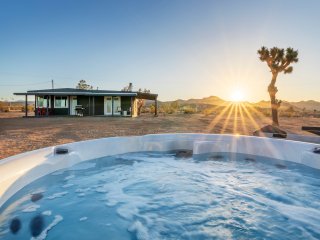 The Flag Ranch- Hot Tub, Fire Pit and BBQ!