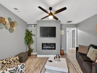 2BR Getaway Near I-75 World Cup