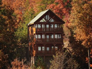 Enourmous Luxury Mountain Cabin