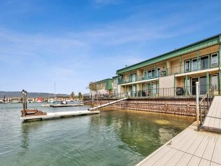 439 Ala Wai Blvd, 136