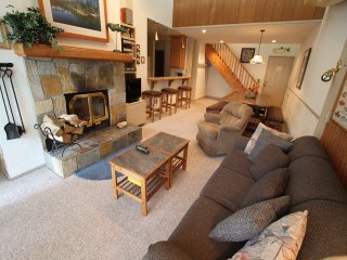 Summit 294 Rustic, Great Complex Amenities, Walk to Eagle Lodge