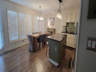 Holden Haven / 305 Brunswick Ave West