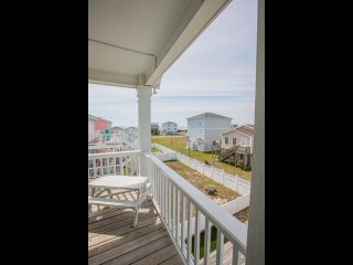 Life's A Beach / 109 Conch St
