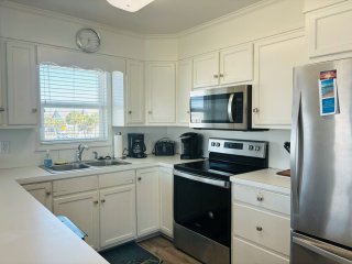 Long Grass / 107 Strawflower Dr
