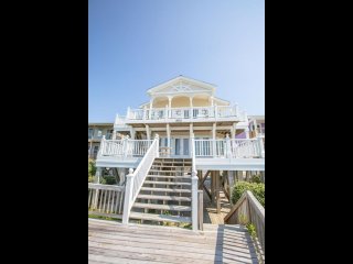 Paw-Paw's Place / 953 Ocean Blvd West